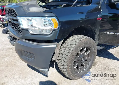 2020 Ram 2500 Tradesman 4X4 8' Box z USA, uszkodzony, nr VIN 3C6UR5HL3LG252996